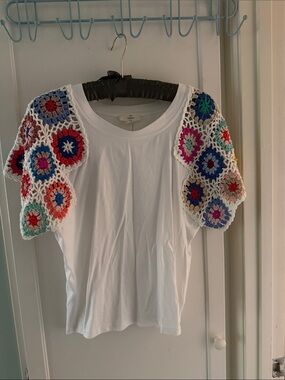 entro White Tee with Multicolor Crochet Sleeves